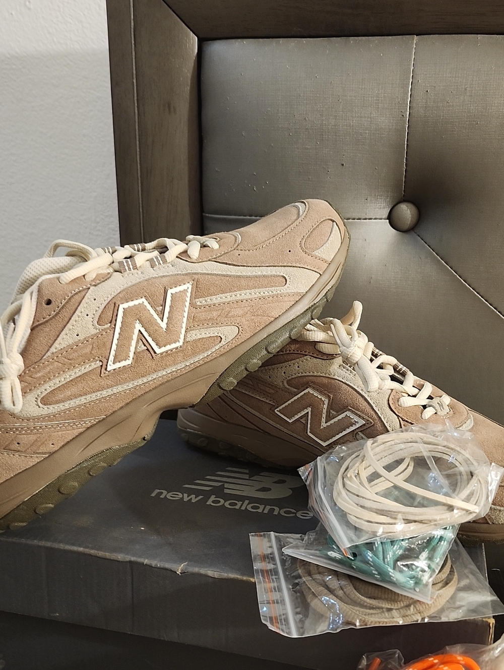 New BALANCE U204 - Picture 3 of 3